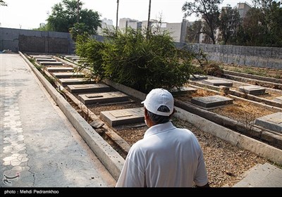 زمین همایشگاه فرهنگی ورزشی زرتشتیان اهواز توسط ارباب فریدون اهدا اما توسط انجمن زرتشتیان اهواز احداث شد