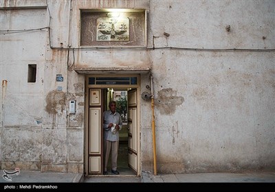 .نیایشگاه و آرامستان زرتشتیان اهواز توسط ارباب فریدون رشیدی در سال 1333 در اهواز بنا شد