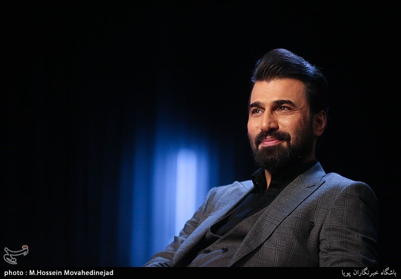 صدا و سیما , شبکه 4 , شبکه یک , شبکه دو , شبکه سه سیما , شبکه پنج , شبکه قرآن , شبکه نمایش , شبکه نسیم , شبکه افق , شبکه شما , مجریان تلویزیون ایران , 