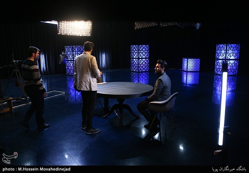 تلویزیون , شبکه افق , مجریان تلویزیون ایران , شاعر آیینی , اربعین , کربلا , مداحی , موکب تسنیم ,