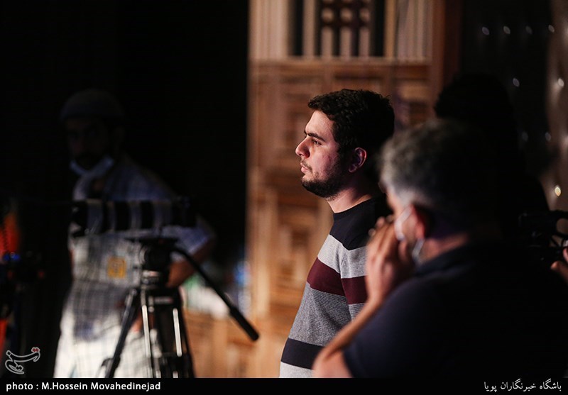 تلویزیون , شبکه افق , مجریان تلویزیون ایران , شاعر آیینی , اربعین , کربلا , مداحی , موکب تسنیم ,