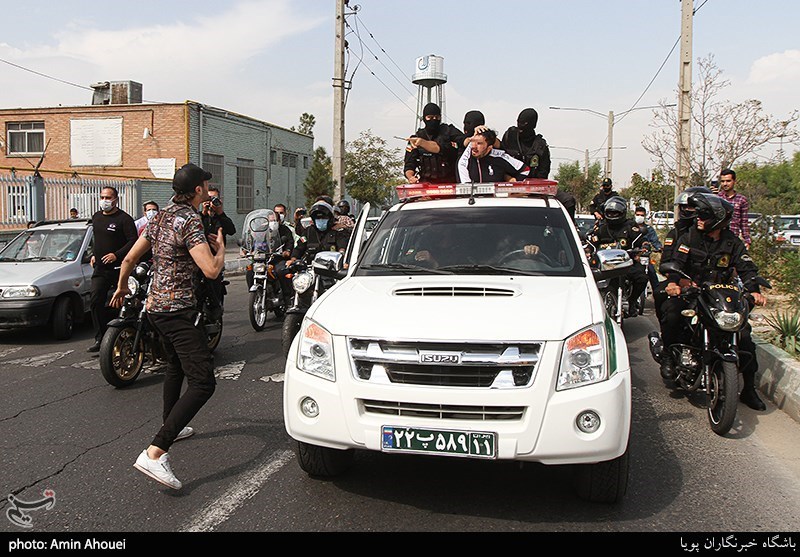 عربده‌کش مشیریه در شهر گردانده شد
