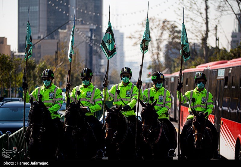 رژه "اسواران" یگان‌ویژه نیروی انتظامی در خیابان ولیعصر (عج)