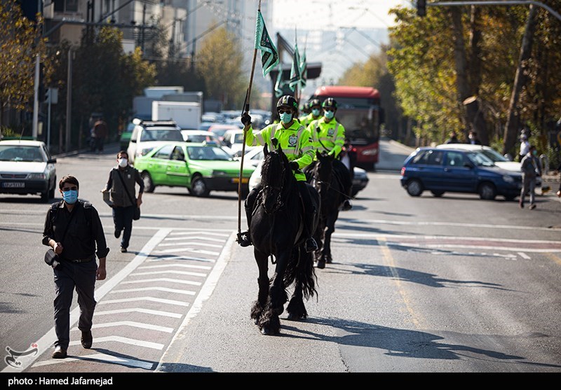 رژه "اسواران" یگان‌ویژه نیروی انتظامی در خیابان ولیعصر (عج)
