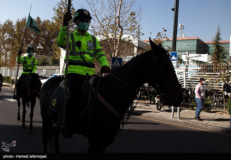 رژه "اسواران" یگان‌ویژه نیروی انتظامی در خیابان ولیعصر (عج)