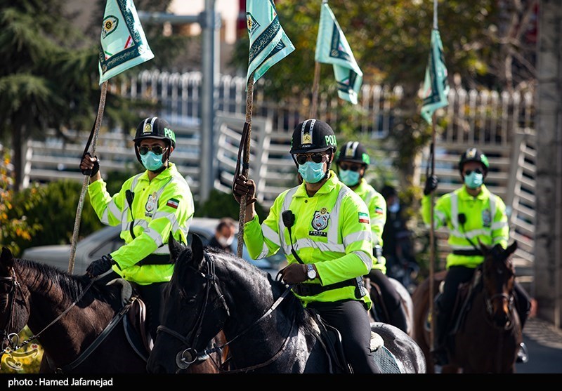 رژه "اسواران" یگان‌ویژه نیروی انتظامی در خیابان ولیعصر (عج)