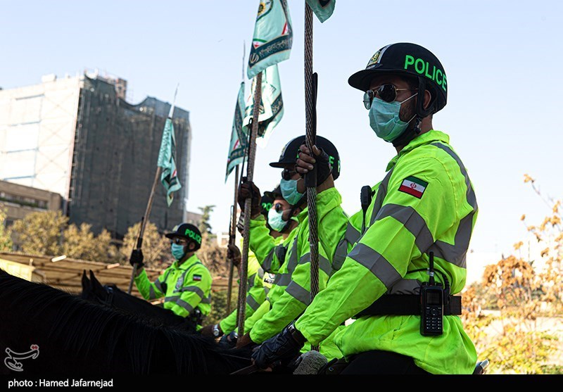 رژه "اسواران" یگان‌ویژه نیروی انتظامی در خیابان ولیعصر (عج)