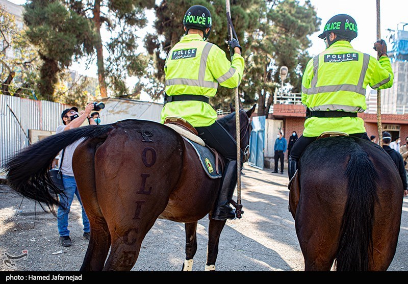 رژه "اسواران" یگان‌ویژه نیروی انتظامی در خیابان ولیعصر (عج)