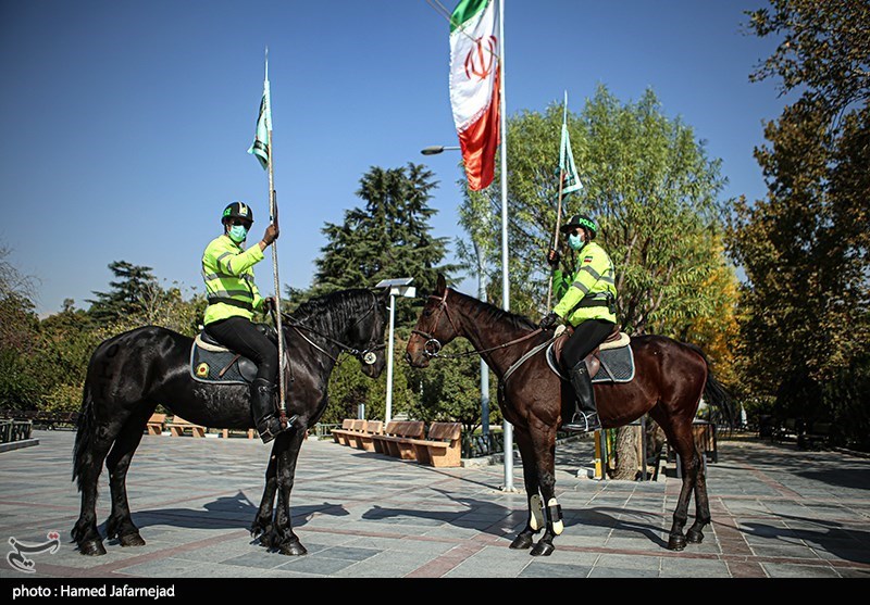 رژه "اسواران" یگان‌ویژه نیروی انتظامی در خیابان ولیعصر (عج)