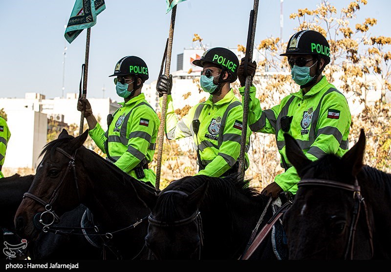 رژه "اسواران" یگان‌ویژه نیروی انتظامی در خیابان ولیعصر (عج)
