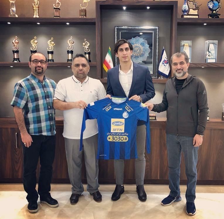 تیم فوتبال استقلال , تیم فوتبال پرسپولیس ,