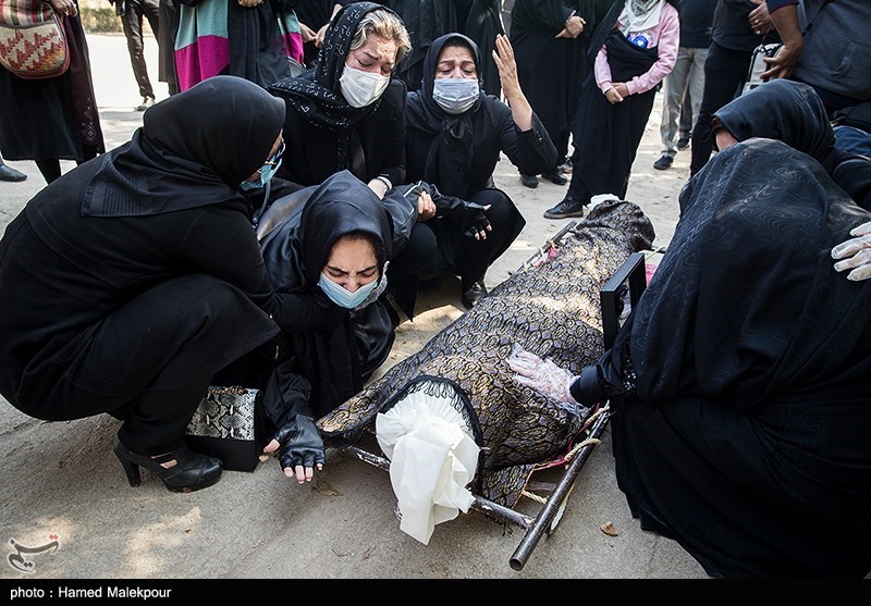 تشییع و خاکسپاری پیکر زنده‌یاد کریم اکبری مبارکه