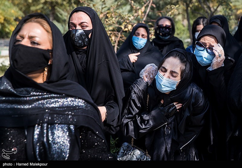 تشییع و خاکسپاری پیکر زنده‌یاد کریم اکبری مبارکه