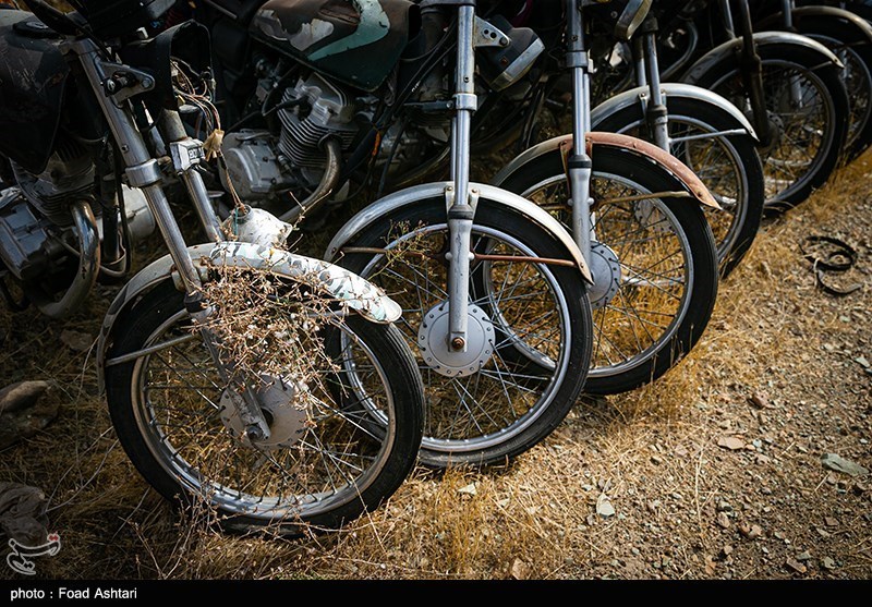 رسوب چند ساله موتورسیکلتها در پارکینگهای تهران