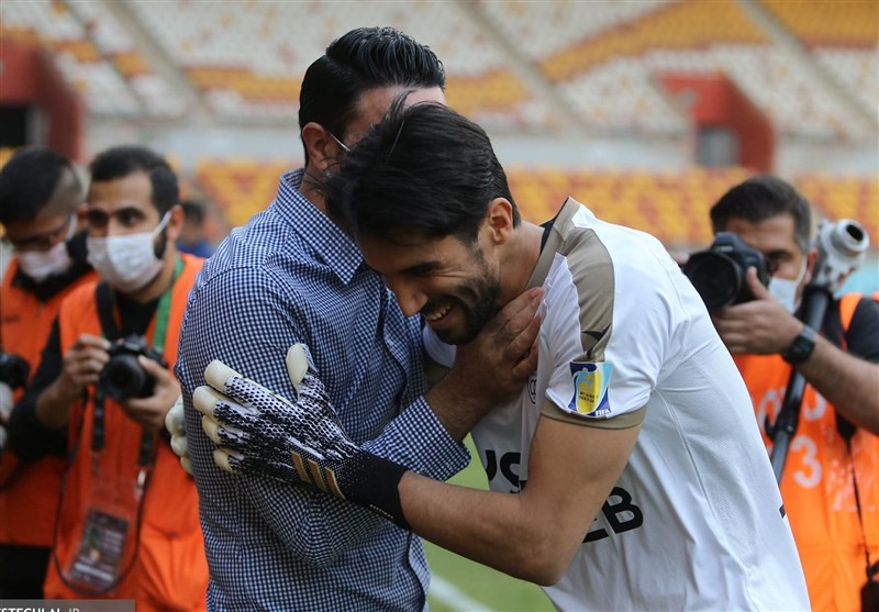 تیم فوتبال استقلال , تیم فوتبال فولاد خوزستان , جواد نکونام , 