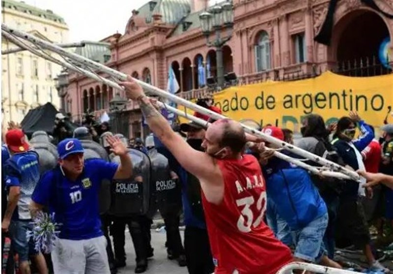 دیگو آرماندو مارادونا ,