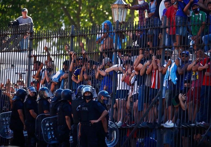 دیگو آرماندو مارادونا ,