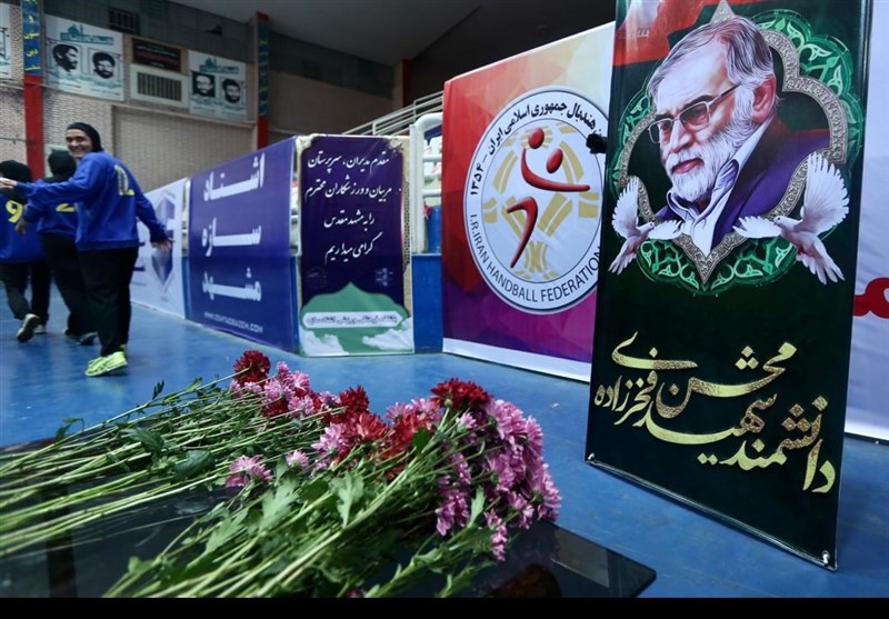 تجلیل از دختر شهید مدافع حرم در هندبال بانوان