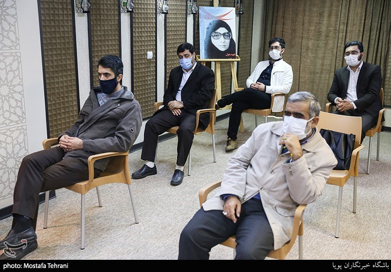 رونمایی از کتاب های سبک زندگی فاطمی و حماسه فاطمی