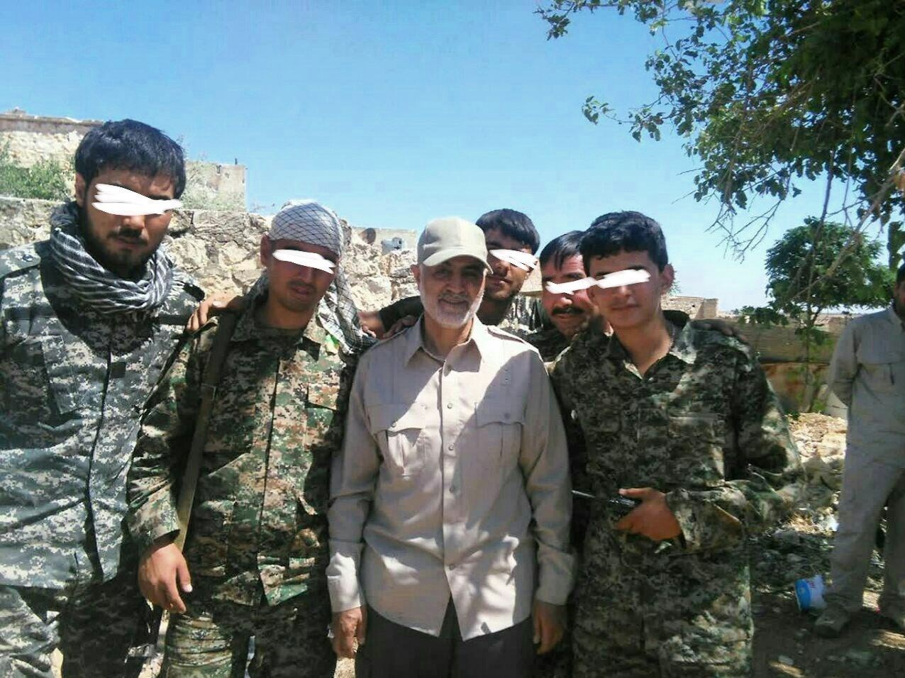 لشکر فاطمیون , مدافعان حرم , جبهه مقاومت اسلامی , شهید سپهبد قاسم سلیمانی , شهدای مدافع حرم , عکس , شهید , 