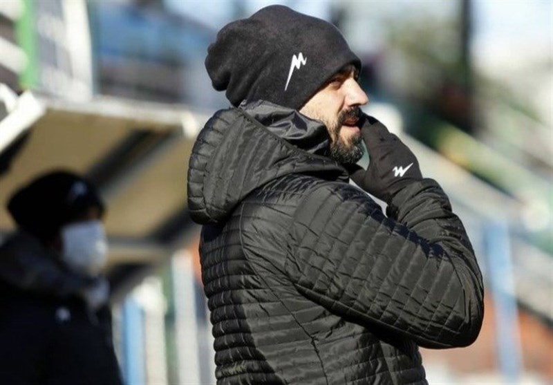 الهویی: مشکل اصلی گل‌گهر در دیدار با نساجی، زمین مسابقه است