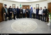 مدیران خبرگزاری تسنیم و گروه صنعتی انتخاب در حاشیه بازدید از خط تولید 