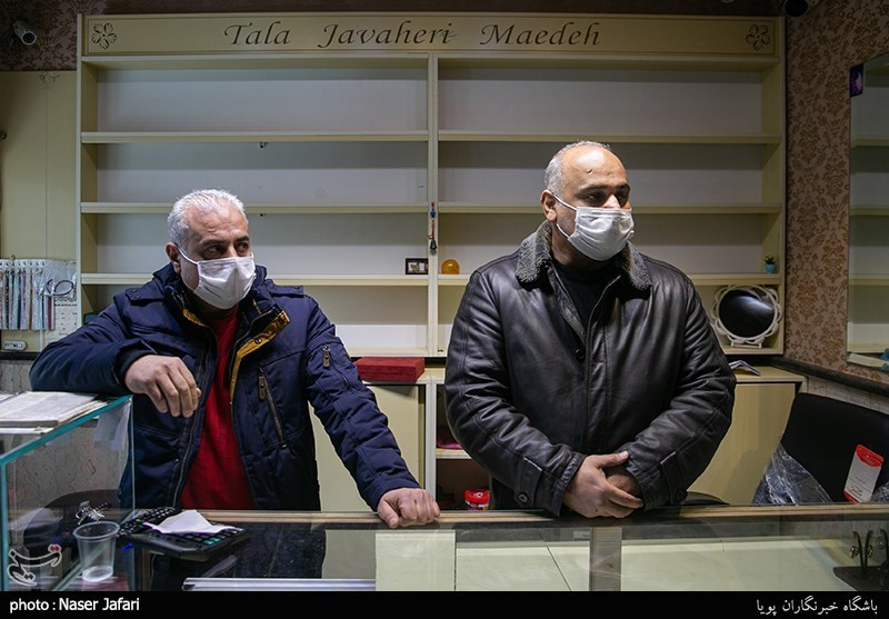 بازسازی صحنه سرقت‌ مسلحانه از طلافروشی‌