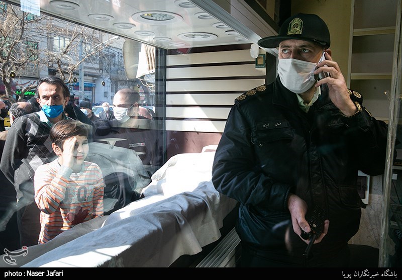 بازسازی صحنه سرقت‌ مسلحانه از طلافروشی‌