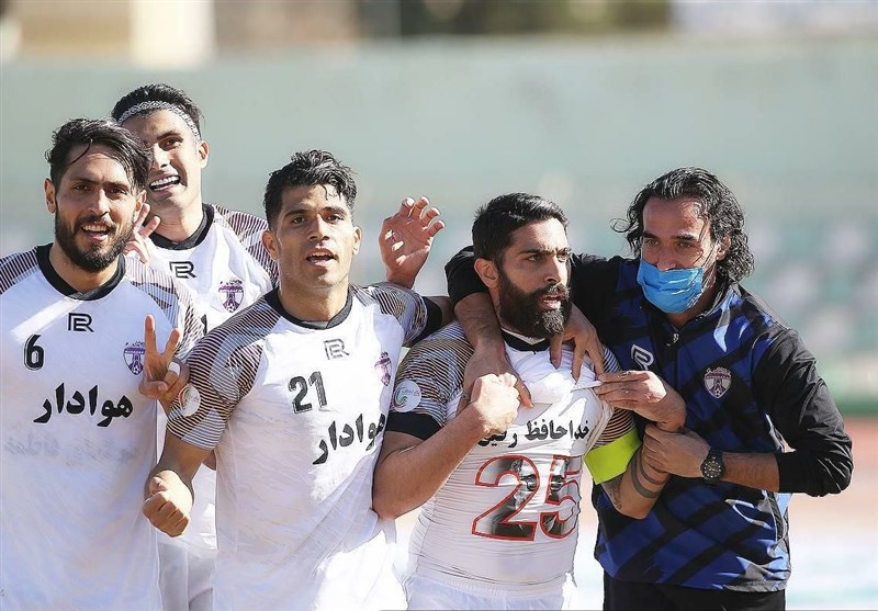 تیم فوتبال هوادار , مهرداد میناوند , لیگ دسته اول فوتبال , فوتبال ,