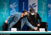 علیرضا کمالی و کامبیز دیرباز در نشست خبری فیلم تک تیرانداز - سی و نهمین جشنواره فیلم فجر