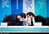 وحید رهبانی بازیگر و حسین دارابی کارگردان در نشست خبری فیلم مصلحت - سی و نهمین جشنواره فیلم فجر