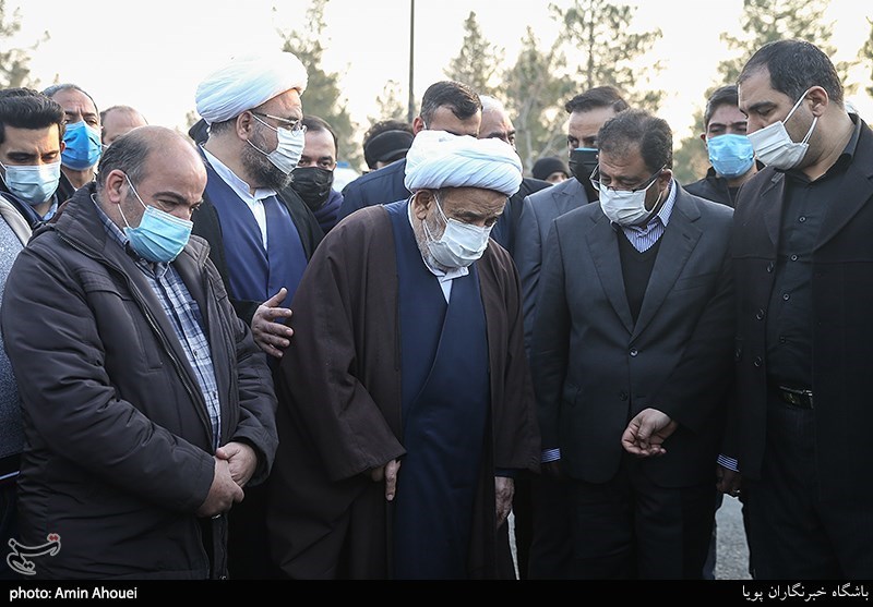 حجت الاسلام شیخ حسین انصاریان در تشییع پیکر مرحوم علی انصاریان