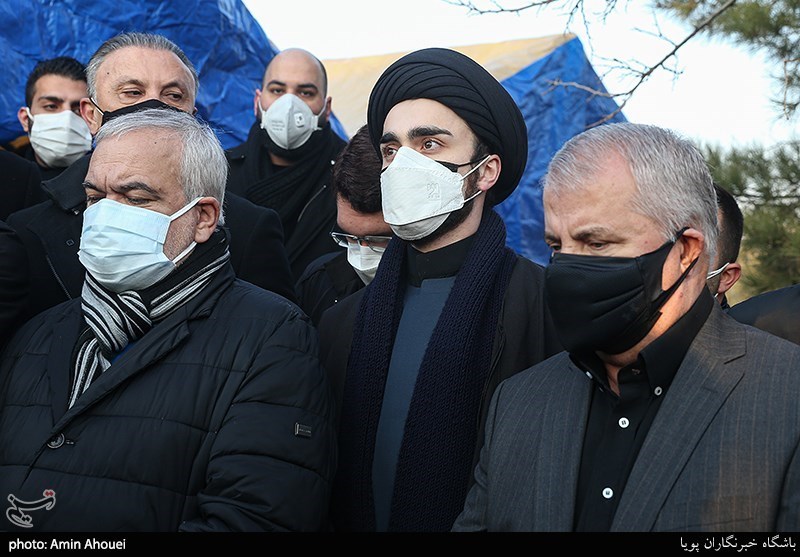 سید احمد خمینی در تشییع پیکر مرحوم علی انصاریان