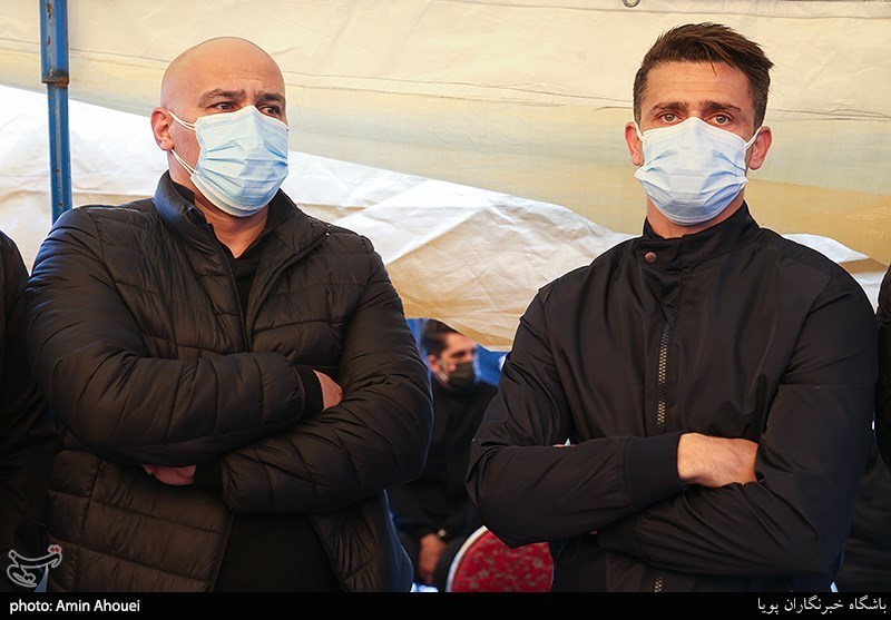 وریا غفوری و علی منصوریان در تشییع پیکر مرحوم علی انصاریان