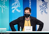 عادل تبریزی کارگردان در نشست خبری فیلم گیج‌گاه - سی و نهمین جشنواره فیلم فجر