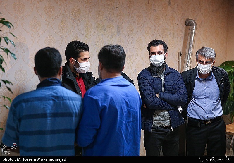 مواجه شکات با سارقان منزل