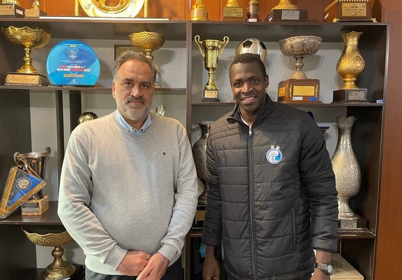 شیخ دیاباته , تیم فوتبال استقلال , 