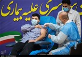 تزریق اولین واکسن کرونا به پارسا نمکی فرزند وزیر بهداشت