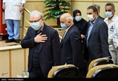 ورود سعید نمکی وزیر بهداشت به مراسم آغاز واکسیناسیون سراسری علیه بیماری کرونا در ایران