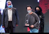 اهداء سیمرغ بلورین بهترین فیلمبرداری سی و نهمین جشنواره فیلم فجر به مرتضی نجفی برای فیلم‌های روشن و یَدو