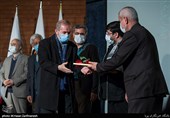 تقدیر از برگزیدگان در اختتامیه ششمین جشنواره هنر مقاومت