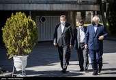 محمدجواد ظریف وزیر امور خارجه، سیدعلیرضا آوایی وزیر دادگستری و اسحاق جهانگیری معاون اول رئیس جمهور در حاشیه جلسه هیئت دولت