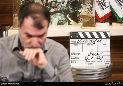 اعتراض ده‌نمکی به تأخیر در اعلام همکارانش به عنوان شهید خدمت