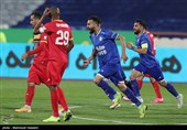 دیدار تیم های فوتبال استقلال و فولاد خوزستان