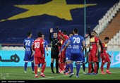 دیدار تیم های فوتبال استقلال و فولاد خوزستان