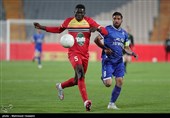 دیدار تیم های فوتبال استقلال و فولاد خوزستان