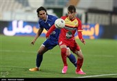 دیدار تیم های فوتبال استقلال و فولاد خوزستان