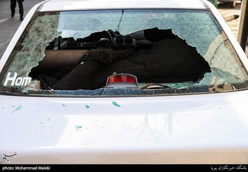 خودروی تخریب شده توسط اوباش