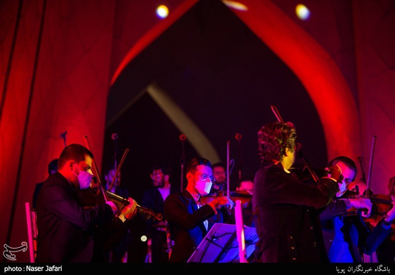 کنسرت علیرضا قربانی در میدان آزادی