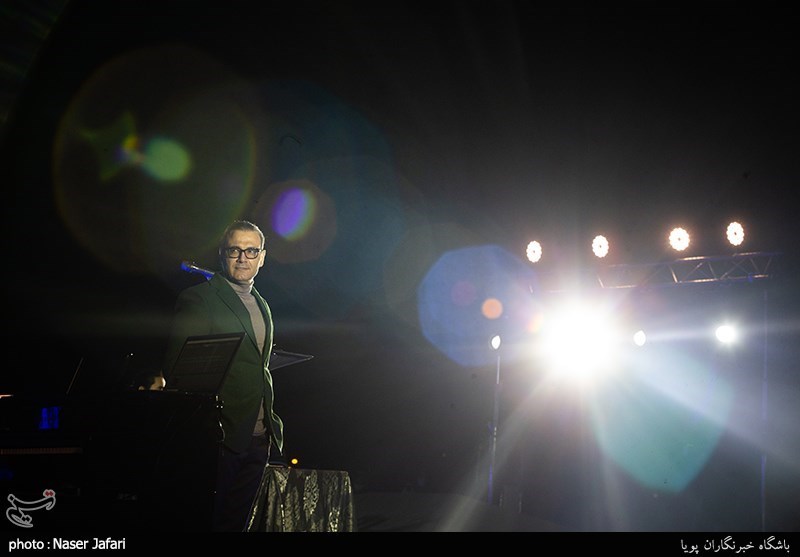کنسرت علیرضا قربانی در میدان آزادی